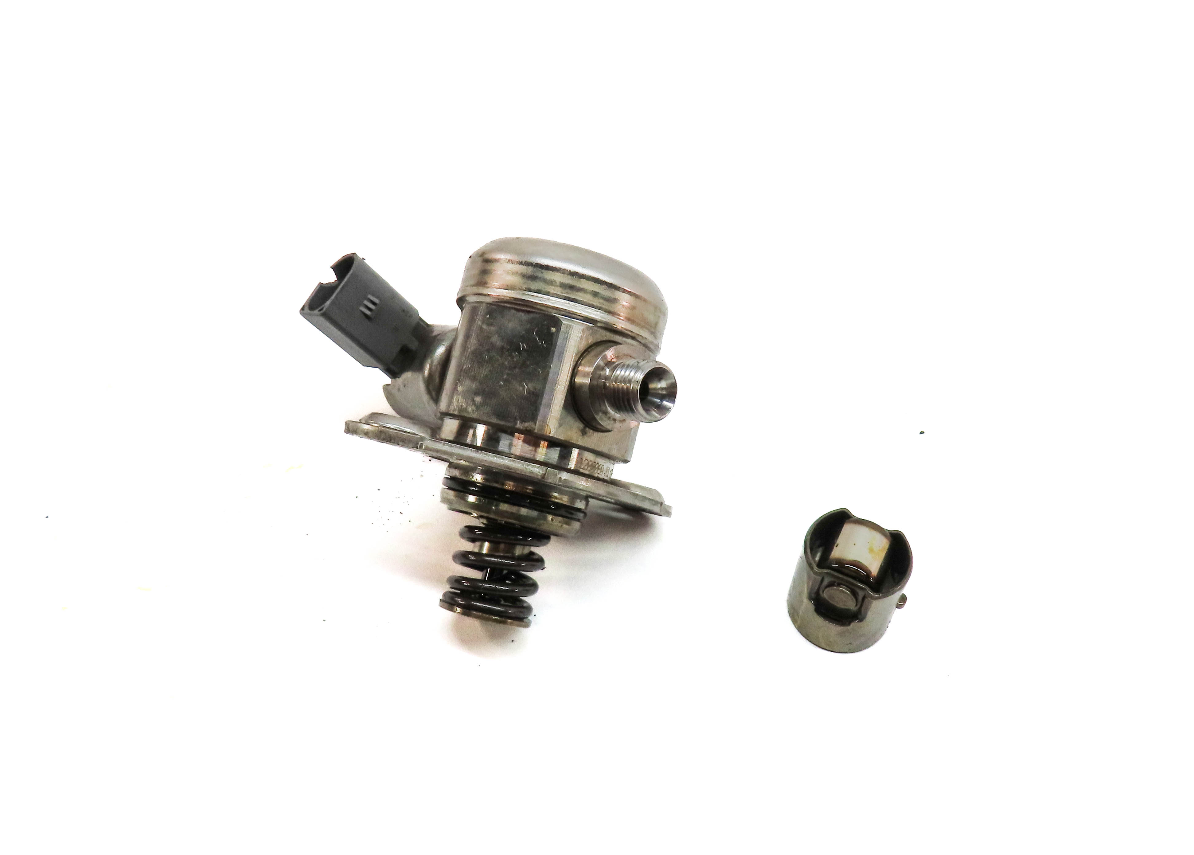 08-14 BMW 550i 650i 750i X5 X6 (F01 F10 E70 E71) 4.4L N63 MECHANICAL FUEL PUMP — exact item pictured